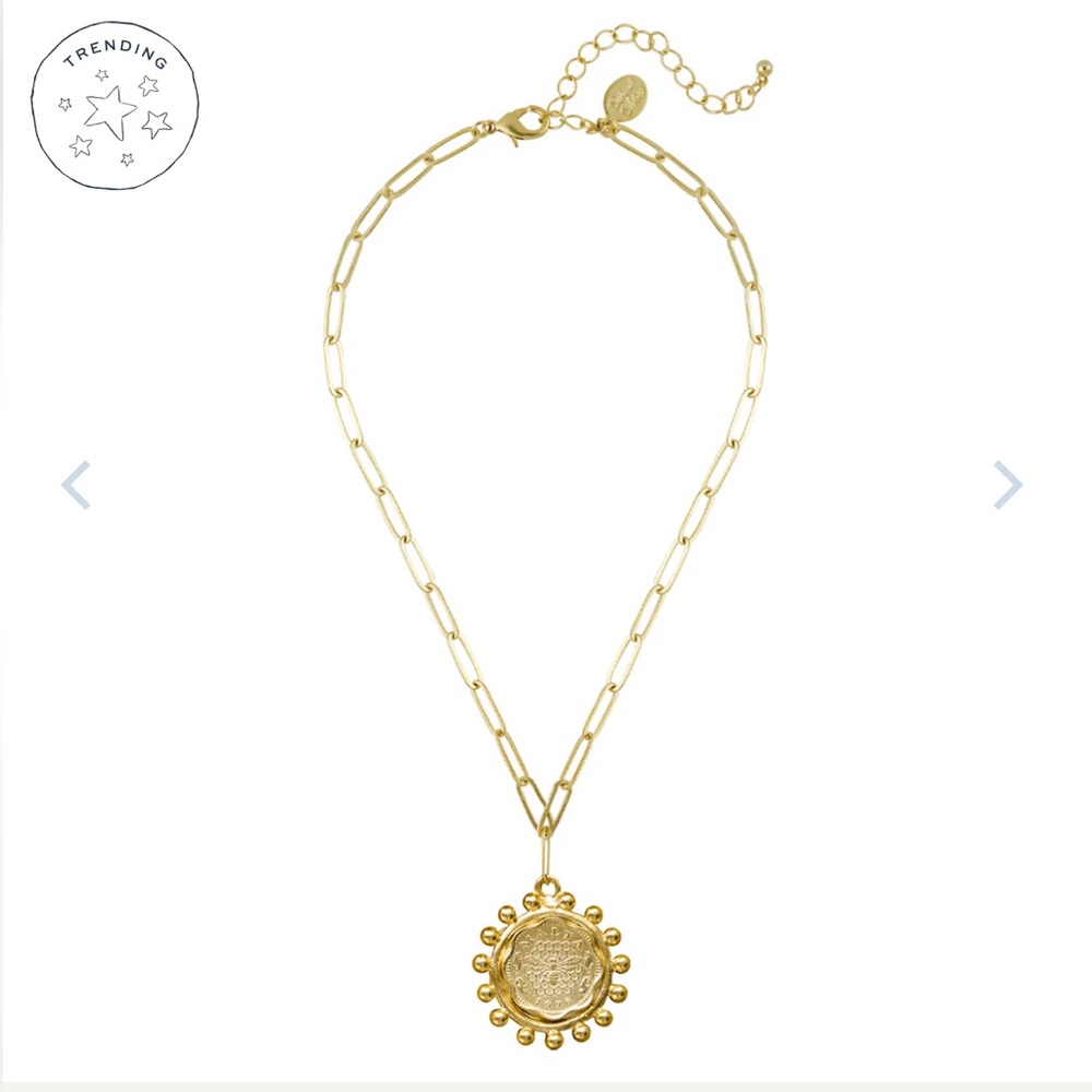 NWOT - Susan Shaw Paperclip Malta Bee Necklace